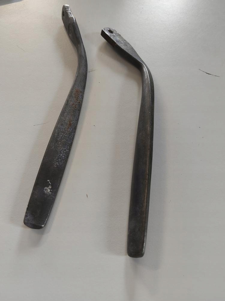 Rączka Klamka otwierania dachu - Mercedes 107 SL A1077760017 - obrazek 4