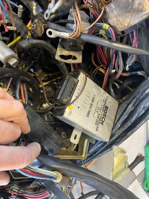 WIĄZKA INSTALACJI ELEKTRYCZNEJ - MERCEDES 107SL 380 - obrazek 3