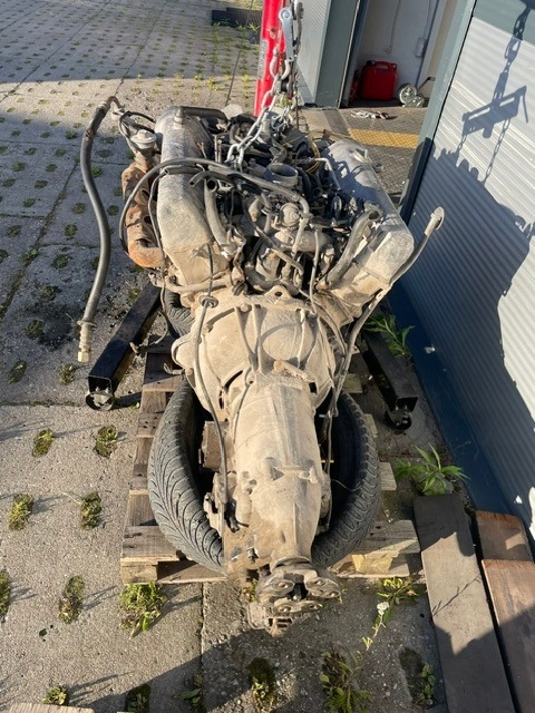 Silnik kompletny + dobra skrzynia Mercedes w107 450SL M117