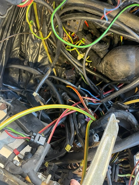 WIĄZKA INSTALACJI ELEKTRYCZNEJ - MERCEDES 107SL 380 - obrazek 12